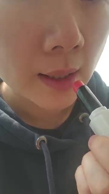 [단독] NEW 엑스트라 립 틴티드 밤 (+ 미니 엑스트라 플럼프 립 세럼 증정)